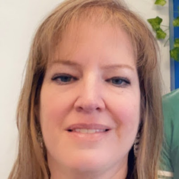 Meet your Posher, Julie - Picture 1 of 1